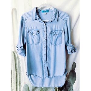 Chambray button down 🌻